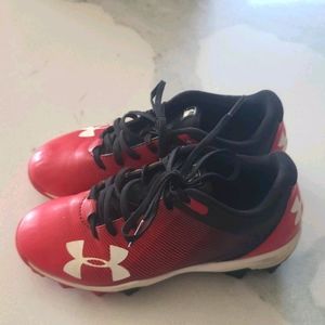 Boys Under Armour baseball cleats